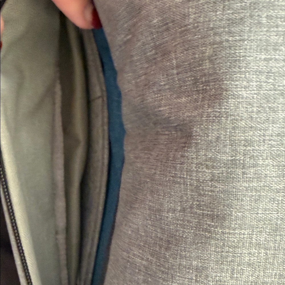 Sleek Gray Men's Messenger Bag - Picture 7 of 7